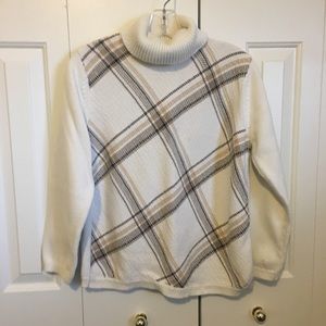 Liz Claiborne, Heavy Liz sport long sleeve sweater